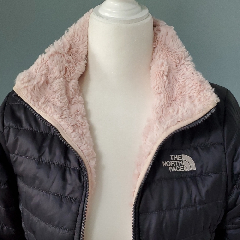 The North Face Navy Puffer Jacket - Picture 5 of 16
